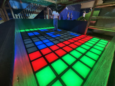 Bodenspiel_interaktiv-1-400x300